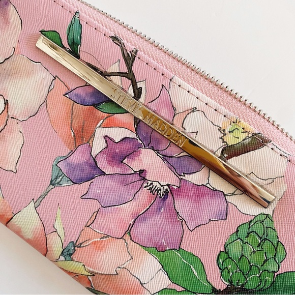 STEVE MADDEN Pink Floral Wristlet Wallet - Picture 5 of 5